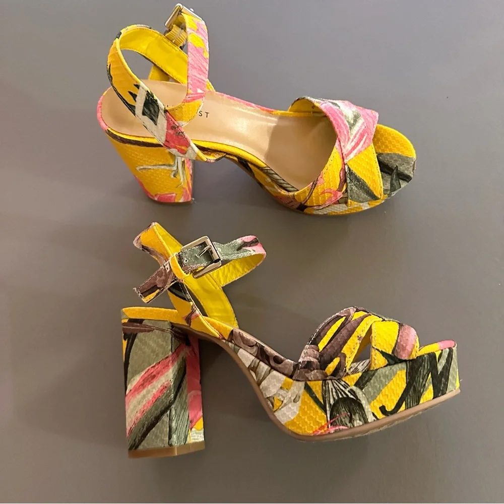 Nine West vallen Strappy platform heels in yellow tropical sz 6
